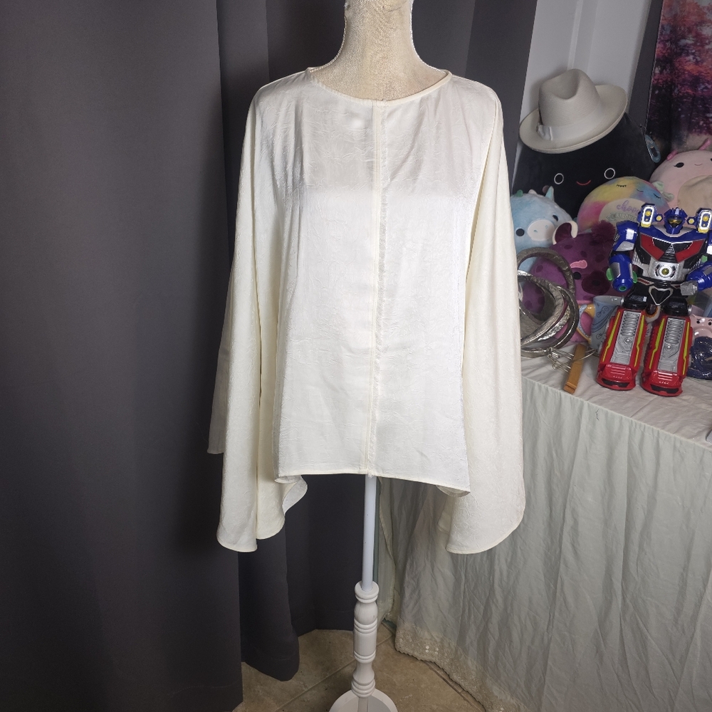 NA-KD Ivory Jacquard Poncho Top Flowy Cape Sleeve Size S NWT